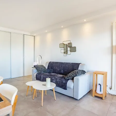One Bdrm Flat A/c-congress/beaches By Olidesi Apartment *